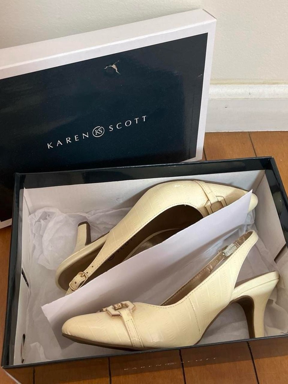 Karen Scott Cream Pointed-Toe Slingback Heels
